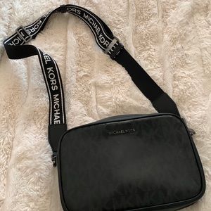 Michael Kors Jet Set Black Crossbody